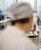 俄罗斯首台国产曝光机问世 宣称可生产350纳米芯片