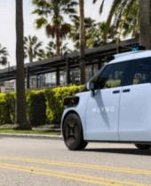 Waymo：每周载客次数倍增 第六代自驾车亮相